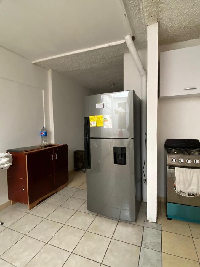 Hostal Los Heroes Антигуо-Кускатлан Экстерьер фото